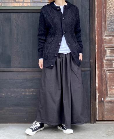 HTS "ARAN KNIT CARDIGAN" & ARMEN "POPLIN SKIRT"