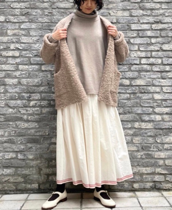 maison de soil BOUCLE V-NECK CARDIGAN WITH PIN,Narumi Trading