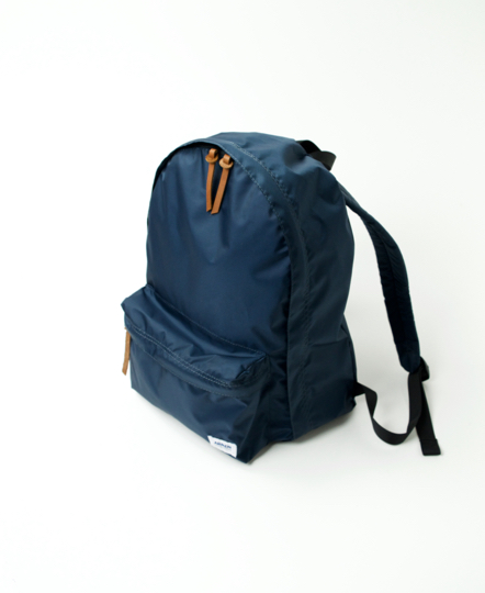 PNAM1611 (バッグ) NYLON DAYPACK