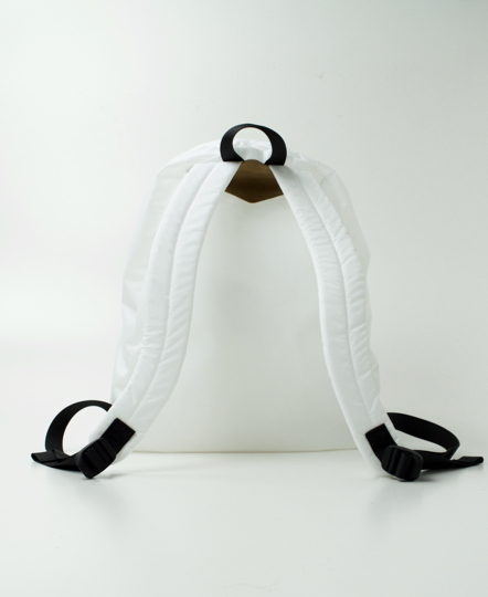 PNAM1611 (バッグ) NYLON DAYPACK