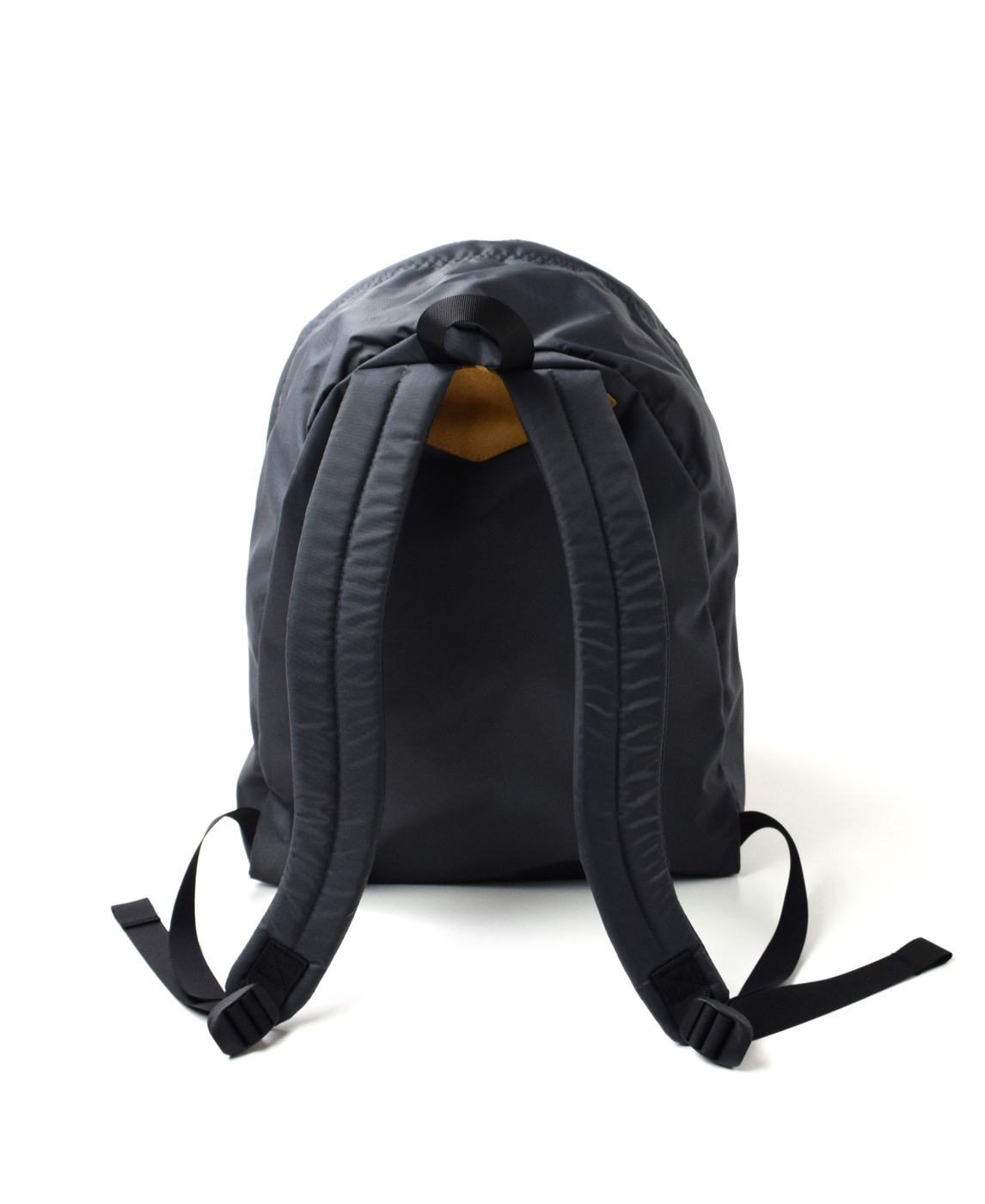 PNAM1611 (バッグ) NYLON DAYPACK