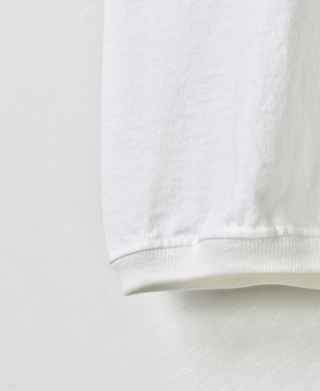 NGW1701 (Tシャツ) COTTON 7.2oz V-NECK S/SL CUFF AND BOTTOM RIB