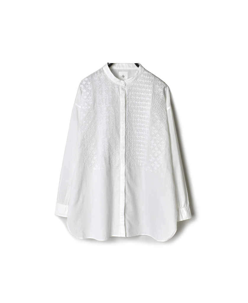 NMDS20061 ORGANIC CAMBRIC BANDED COLLAR EMB SHIRT