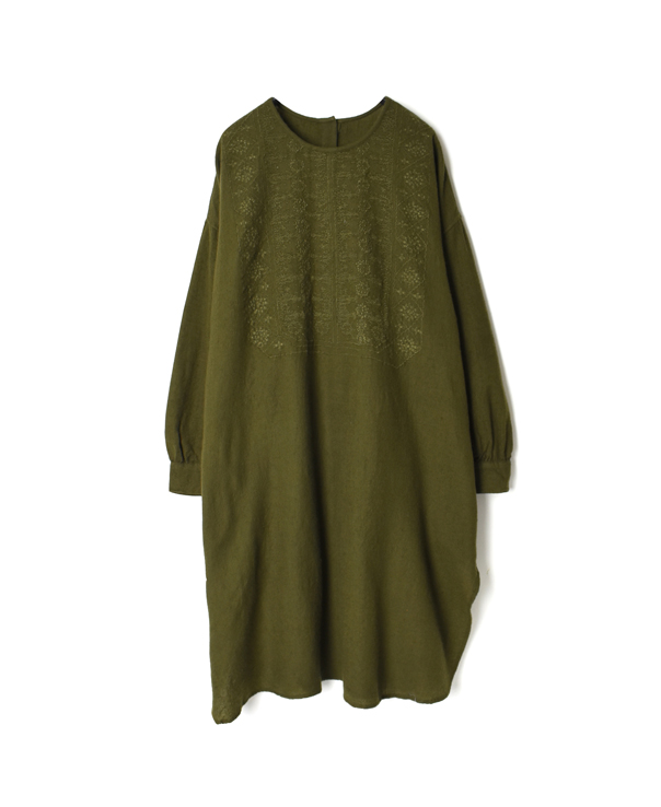 NMDS21521 BOILED WOOL PLAIN BACK OPENING CREW-NECK EMB SHIRT DRESS