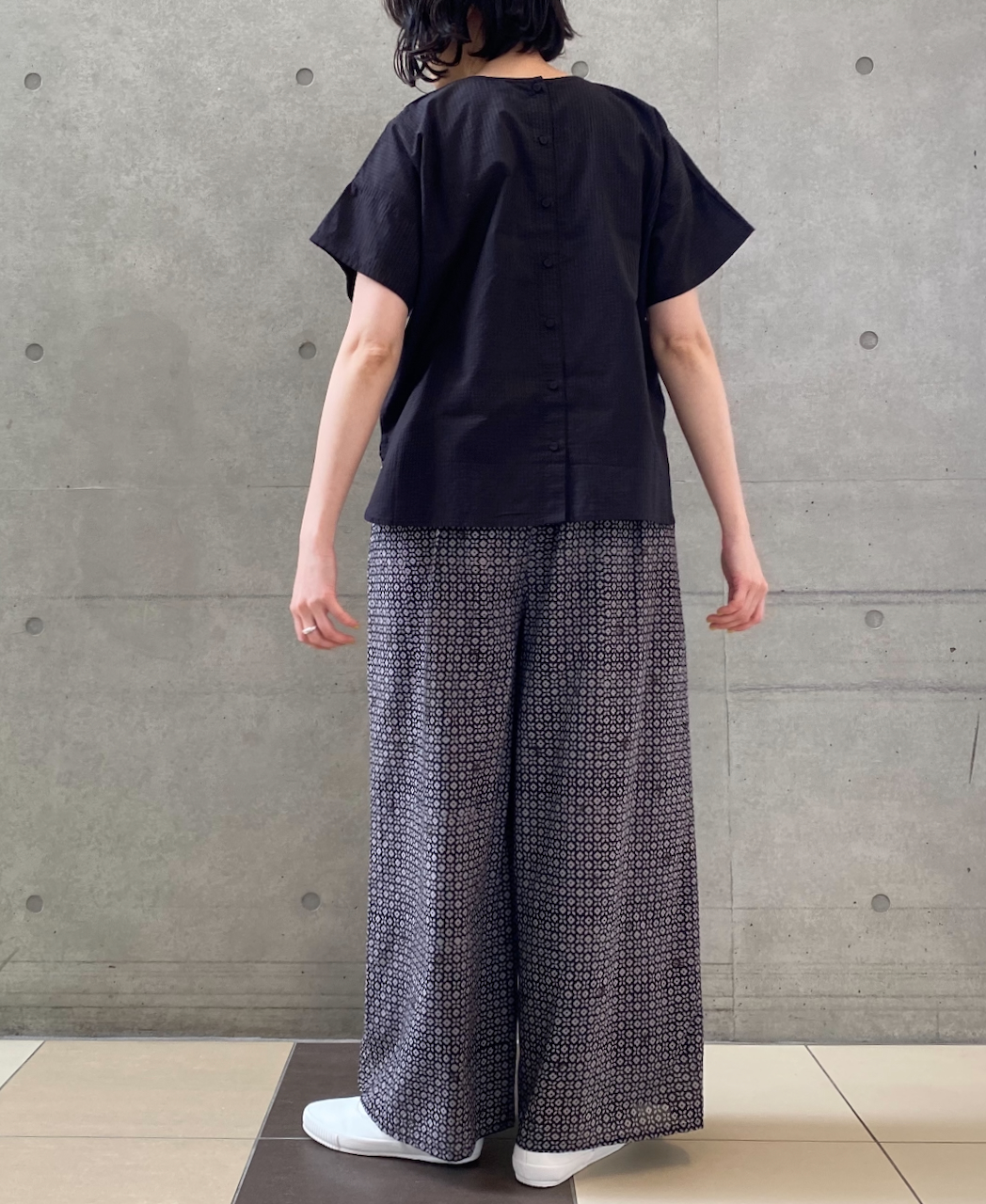 INMDS22045 (パンツ) 80'S VOILE SMALL FLOWER BLOCK PRINT EASY PANTS