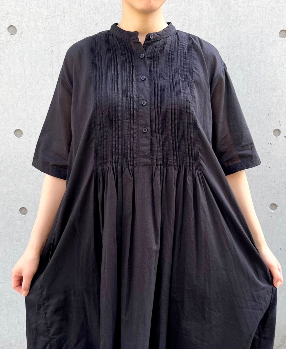 NSL22033 (ワンピース) COTTON VOILE BANDED COLLAR S/SL PINTUCK DRESS