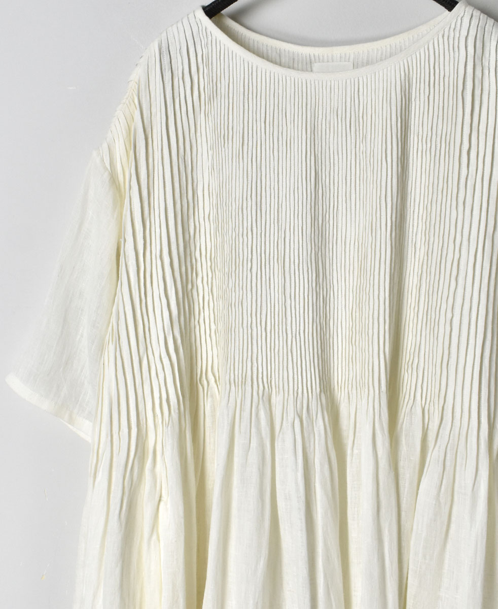 NMDS22123 (ワンピース) 80'S POWER LOOM LINEN PLAIN BOAT-NECK S/SL DRESS WITH PINTUCK