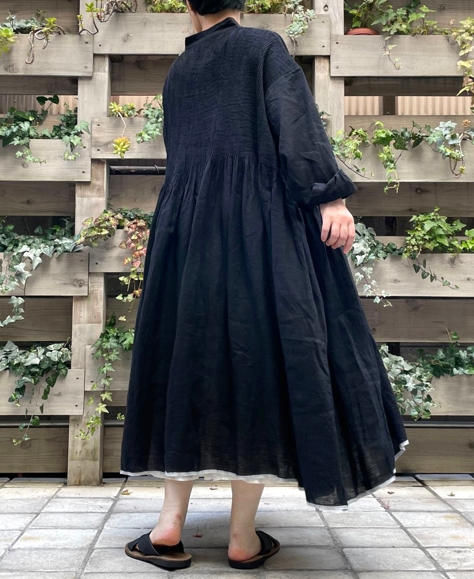 INMDS22005 (ワンピース) 80'S HANDWOVEN LINEN PLAIN WITH SELVAGE BANDED SHIRT DRESS WITH MINI PINTUCK