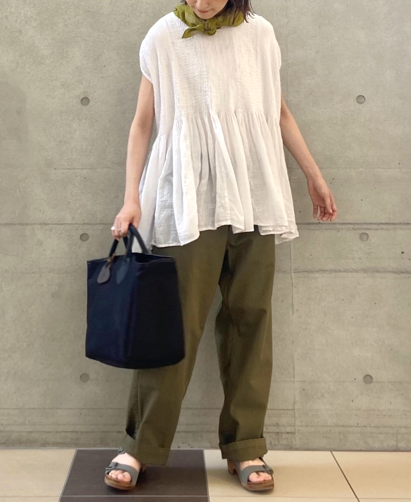 NMDS22231D (ブラウス) COTTON/LINEN PATCHWORK CREW-NECK FRENCH/SL SHIRT WITH MINI PINTUCK