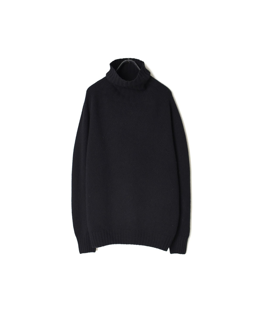 JNAMP1651 (ニット) GEELONG LAMBSWOOL POLO NECK SADDLE SHOULDER P/O