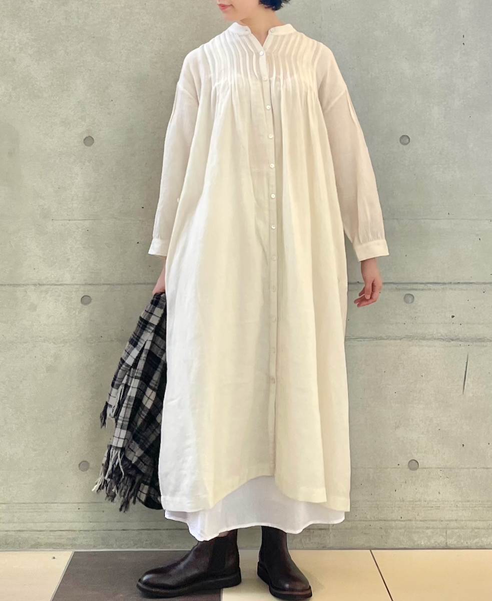 INSL22604 (ワンピース) WOOL/LINEN PLAIN BANDED COLLAR PINTUCK DRESS