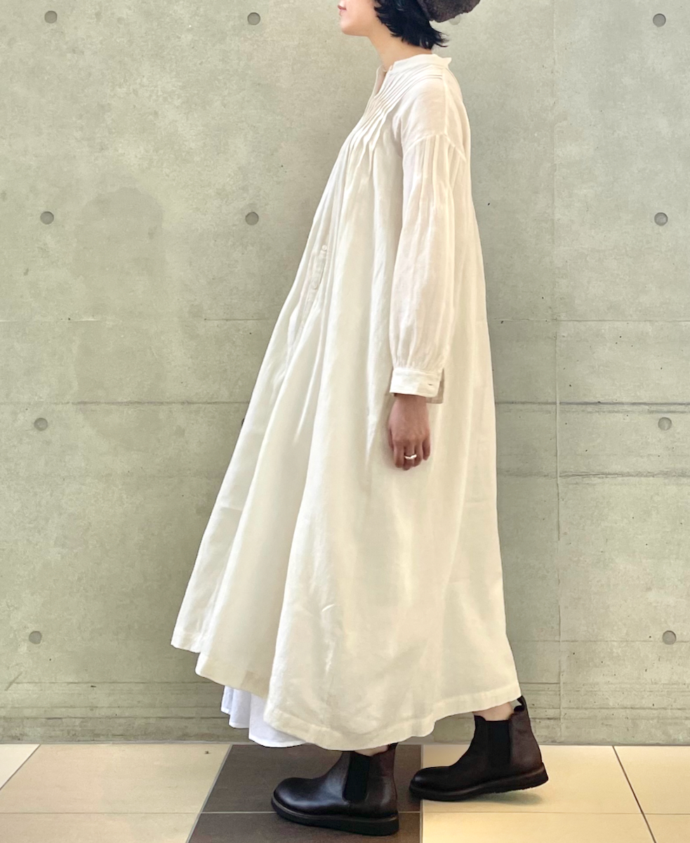 INSL22604 (ワンピース) WOOL/LINEN PLAIN BANDED COLLAR PINTUCK DRESS
