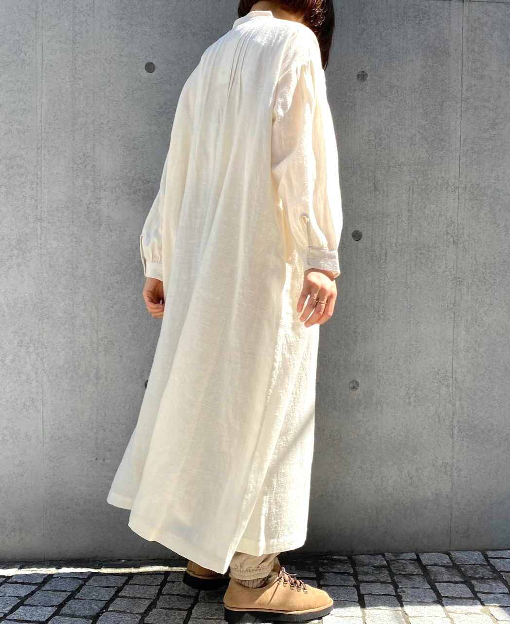 INSL22604 (ワンピース) WOOL/LINEN PLAIN BANDED COLLAR PINTUCK DRESS