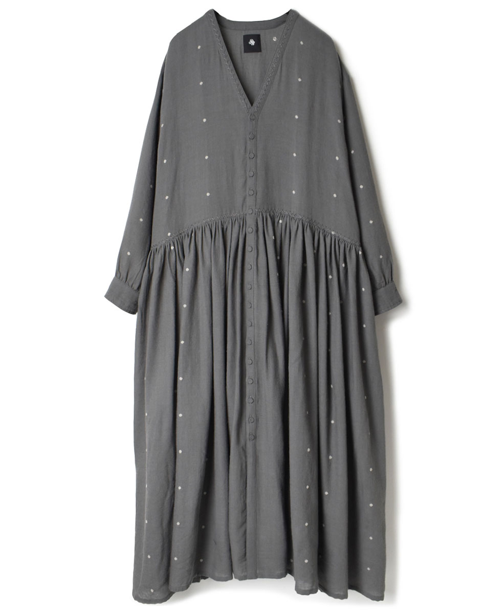 INMDS22744 (ワンピース) BOILED WOOL DOT JACQUARD RAJASTHAN TUCK GATHERED V-NECK DRESS WITH HAND STITCH