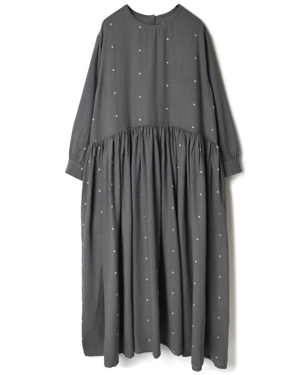 INMDS22743 (ワンピース) BOILED WOOL DOT JACQUARD RAJASTHAN TUCK GATHERED DRESS WITH HAND STITCH