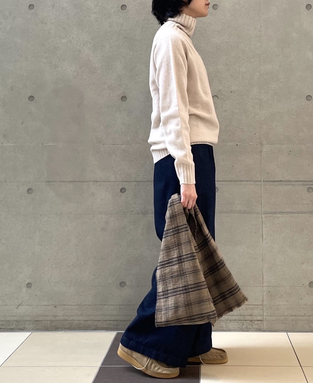 JNAMP1651 (ニット) GEELONG LAMBSWOOL POLO NECK SADDLE SHOULDER P/O