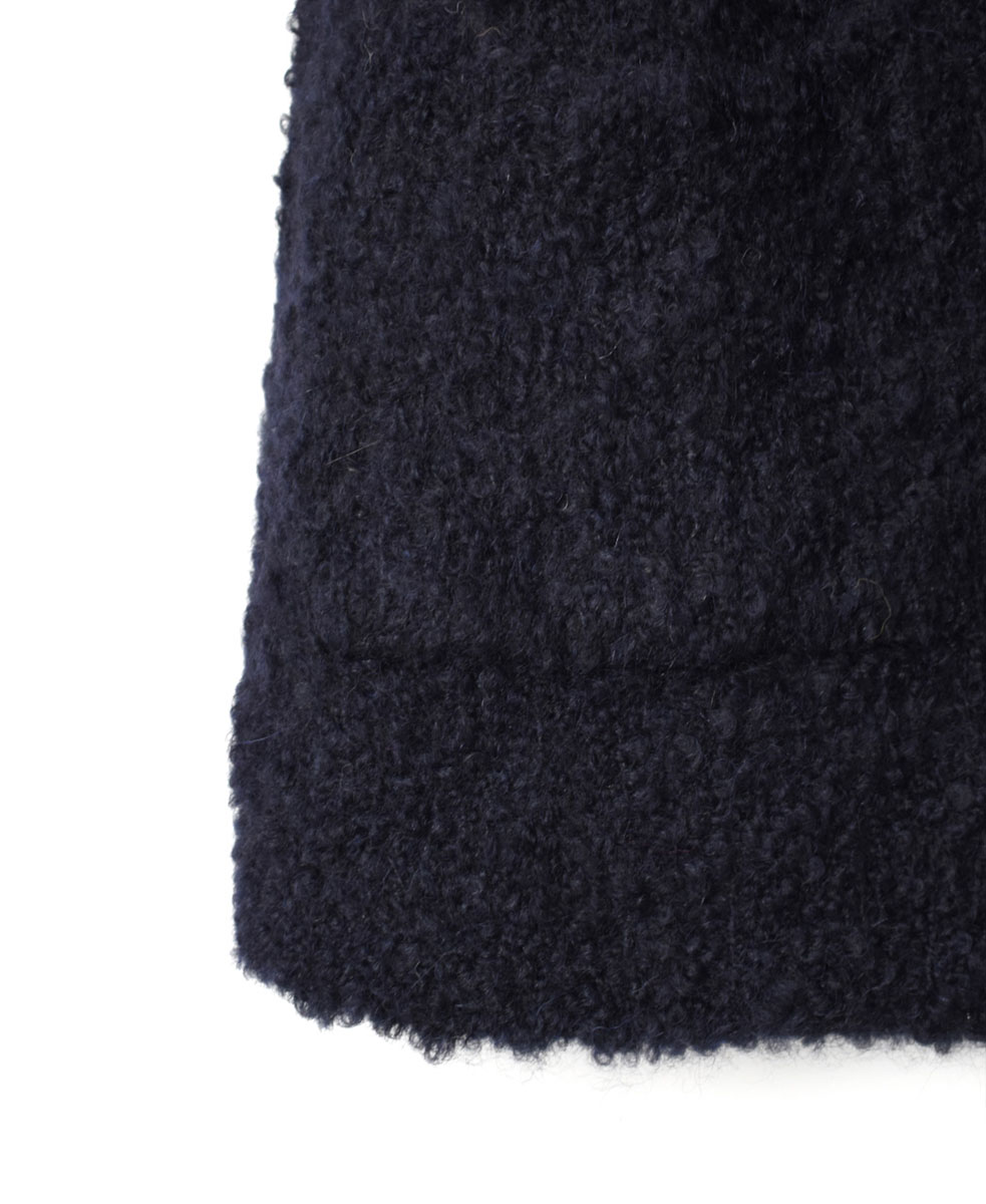 CNMDS2251A (ベスト) BOUCLE V-NECK VEST WITH PIN