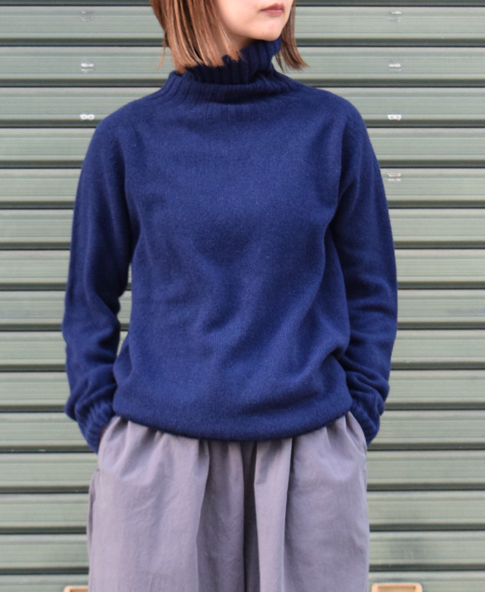 JNAMP1651 (ニット) GEELONG LAMBSWOOL POLO NECK SADDLE SHOULDER P/O