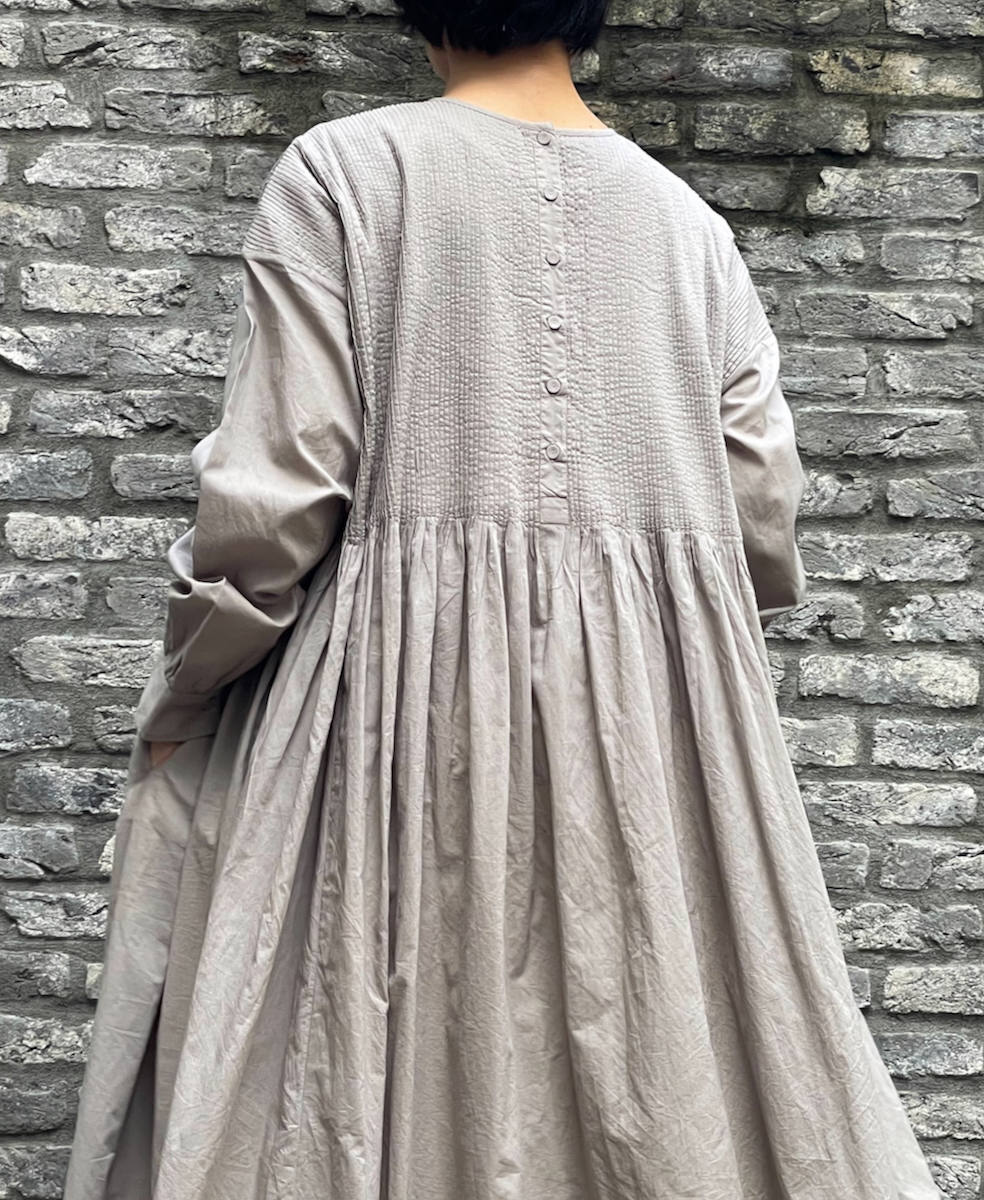 NMDS22552 (ワンピース) 60'S ORAGANIC CAMBRIC CREW-NECK P/O DRESS 