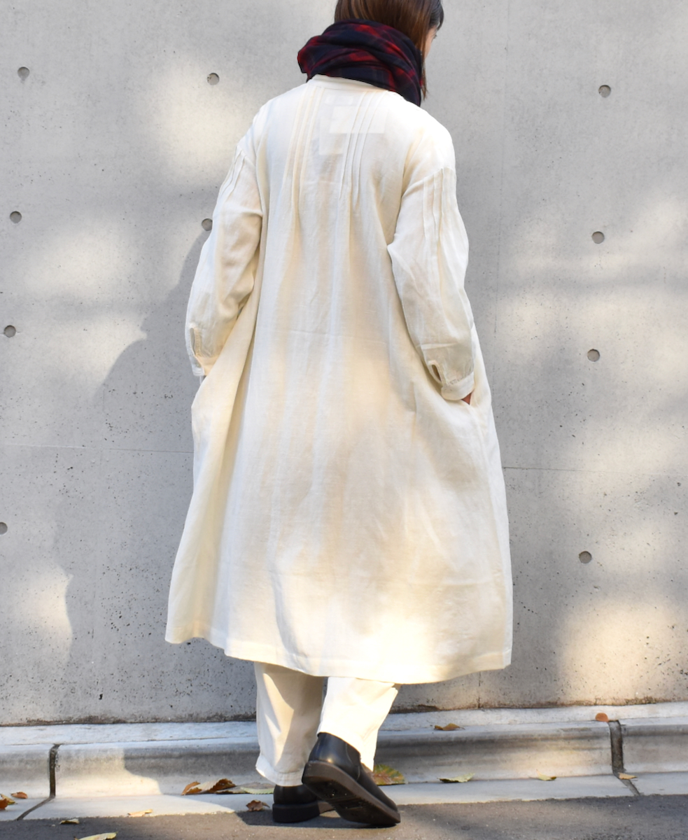 INSL22604 (ワンピース) WOOL/LINEN PLAIN BANDED COLLAR PINTUCK DRESS