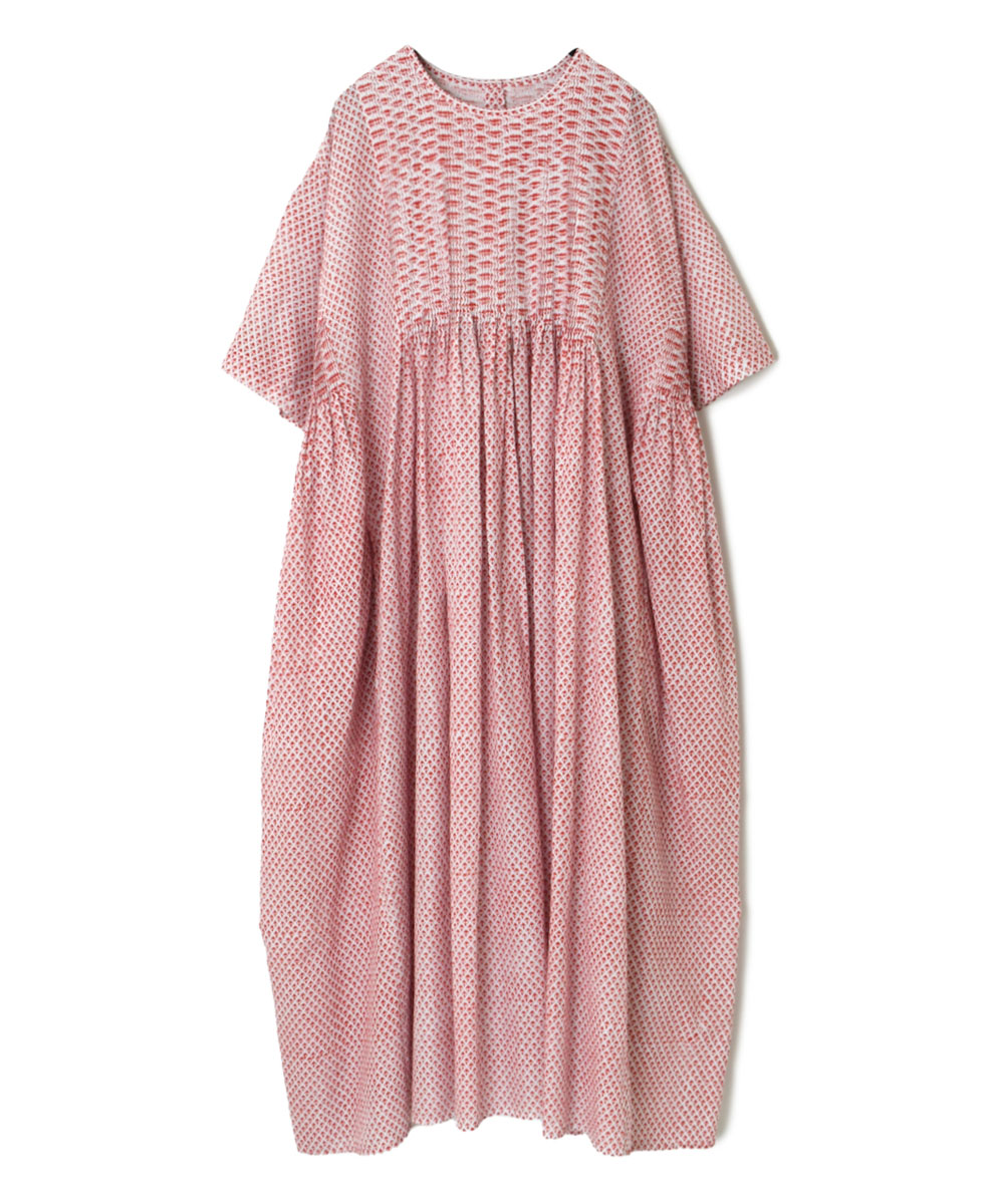 INMDS23042 (ワンピース) 80’S VOILE SMALL FLOWER BLOCK PRINT CREW-NECK HALF/SL DRESS WITH MINI PINTUCK