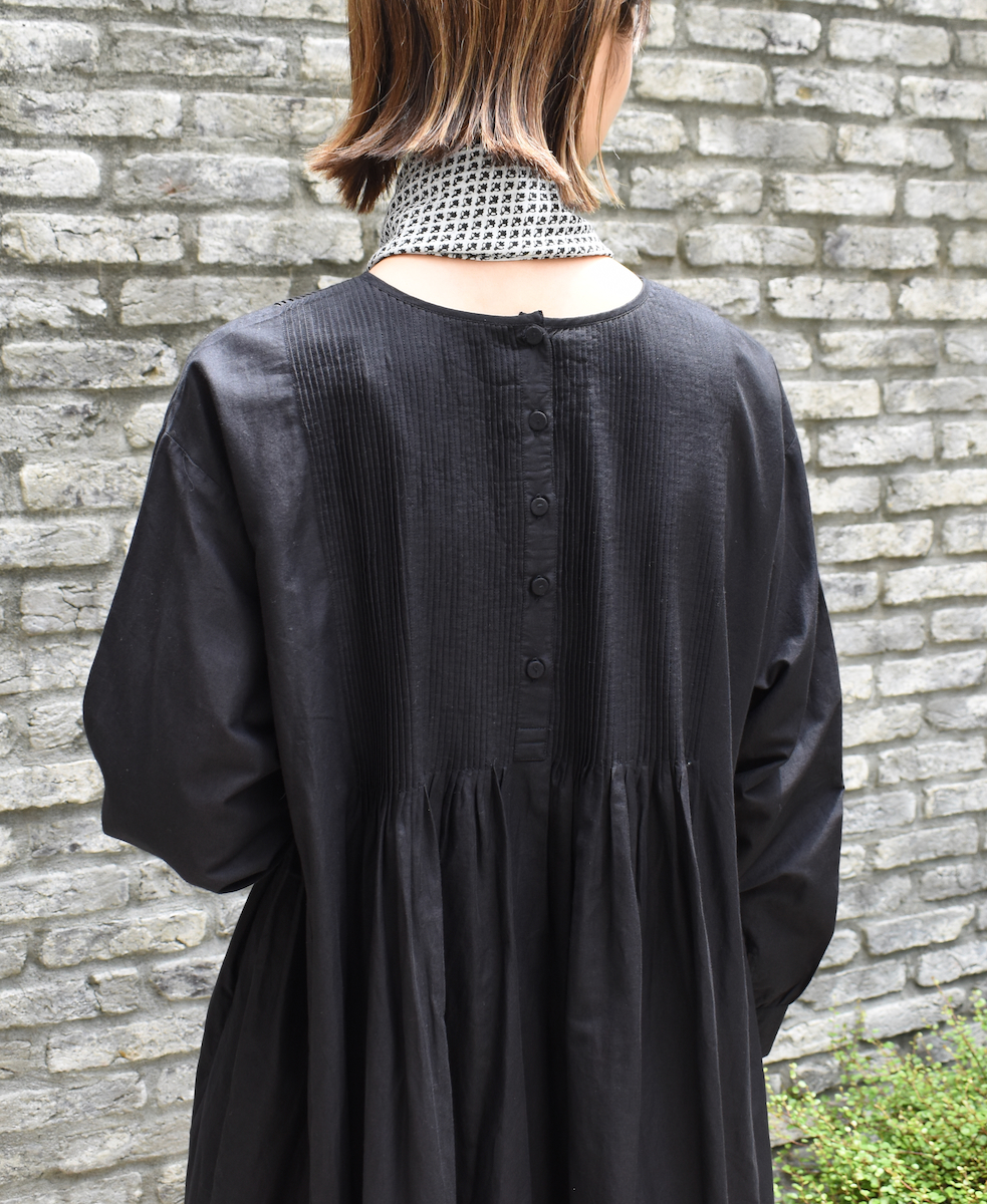 NMDS23162 (ワンピース) 60'S ORGANIC CAMBRIC CREW-NECK P/O SHIRT DRESS WITH PINTUCK