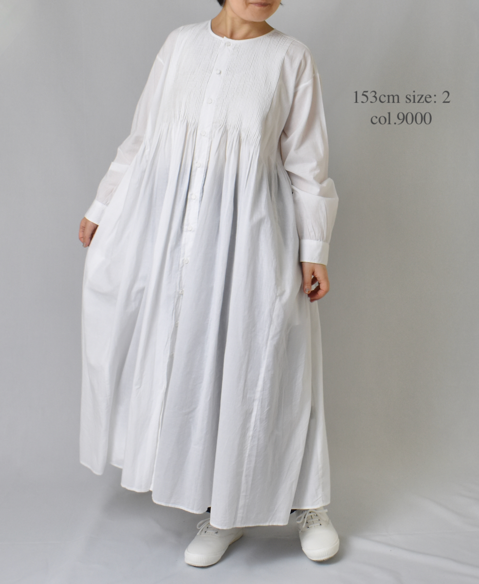 NMDS23163 (ワンピース) 60'S ORGANIC CAMBRIC PLAIN CREW-NECK BUTTON SHIRT MAXI DRESS WITH PINTUCK