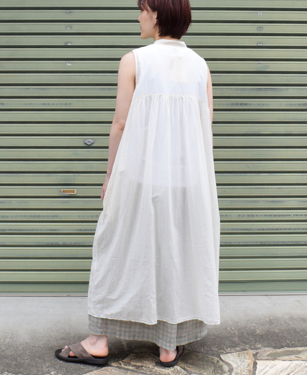 NSL23005 (ワンピース) SUPER FINE VOILE WITH SELVAGE BANDED COLLAR NO/SL GATHERED DRESS
