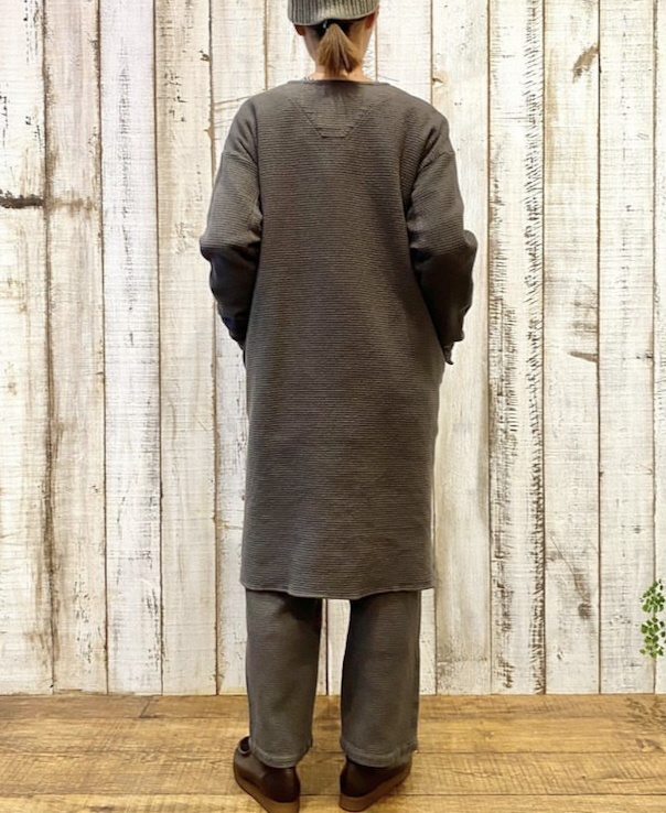 INHT2301WPD (ロングシャツ) WAFFLE PLAIN OVERDYE HENLY NECK LONG SHIRT