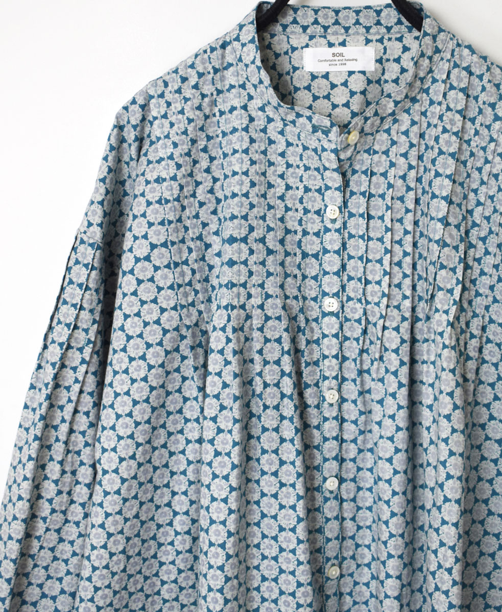 INSL23721 (シャツ) 60'S POPLIN FLOWER PRINT BANDED COLLAR PINTUCK SHIRT