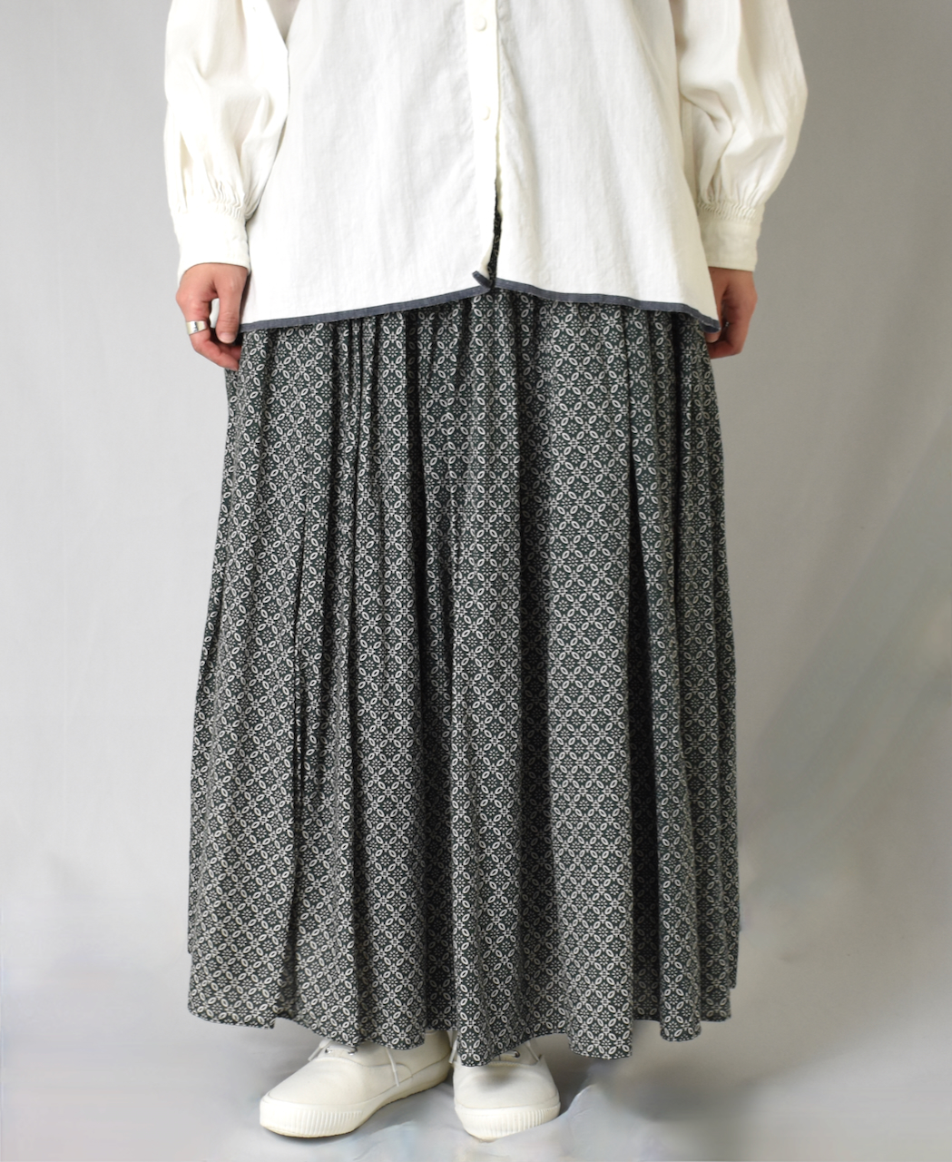 INMDS23736 (キュロット) 60'S COTTON REPETITIONAL FLOWER BLOCK