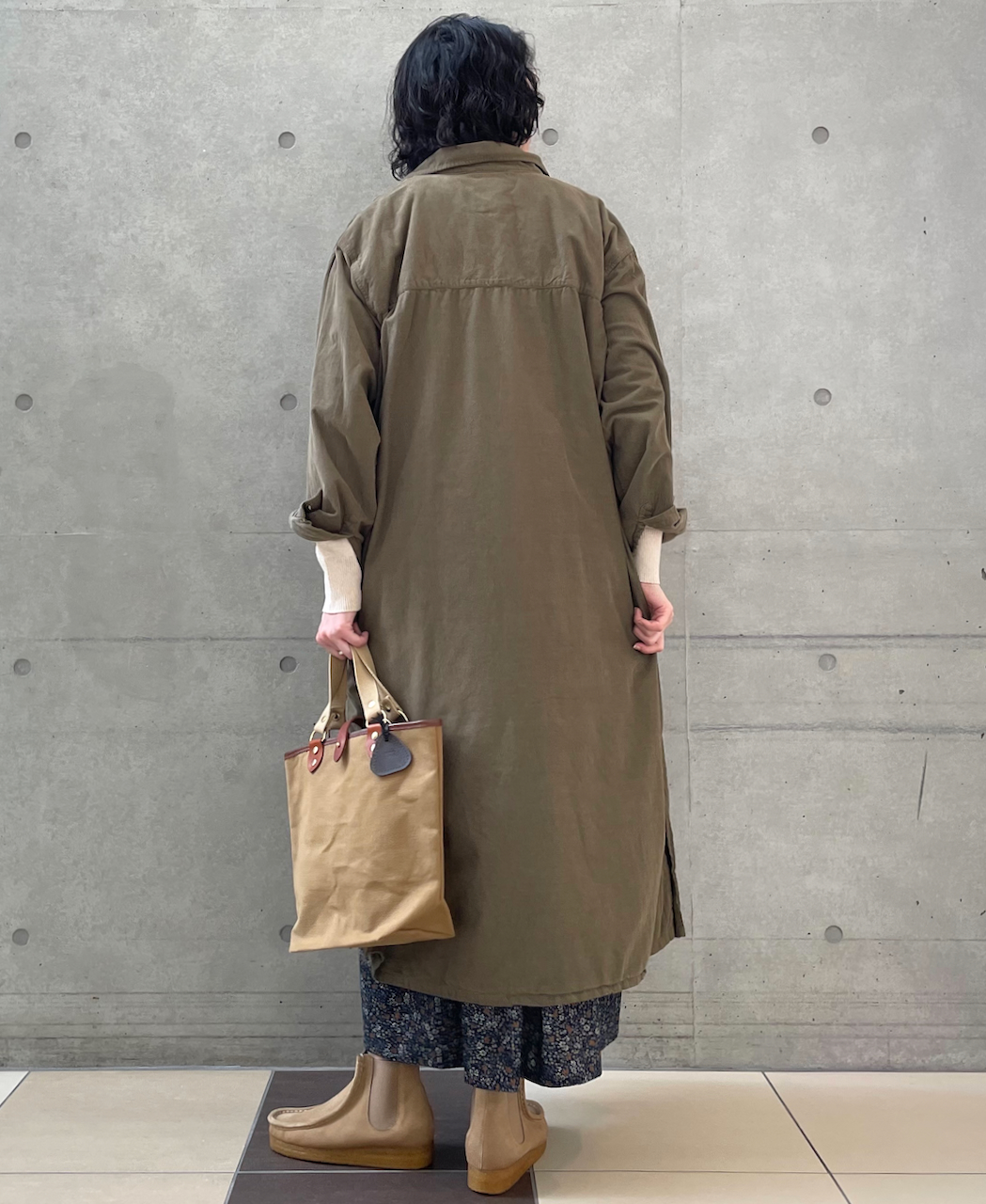 INHT2202CD (ロングシャツ) 26 WALES CORDUROY OVERDYE ONE-UP COLLAR LONG SHIRT