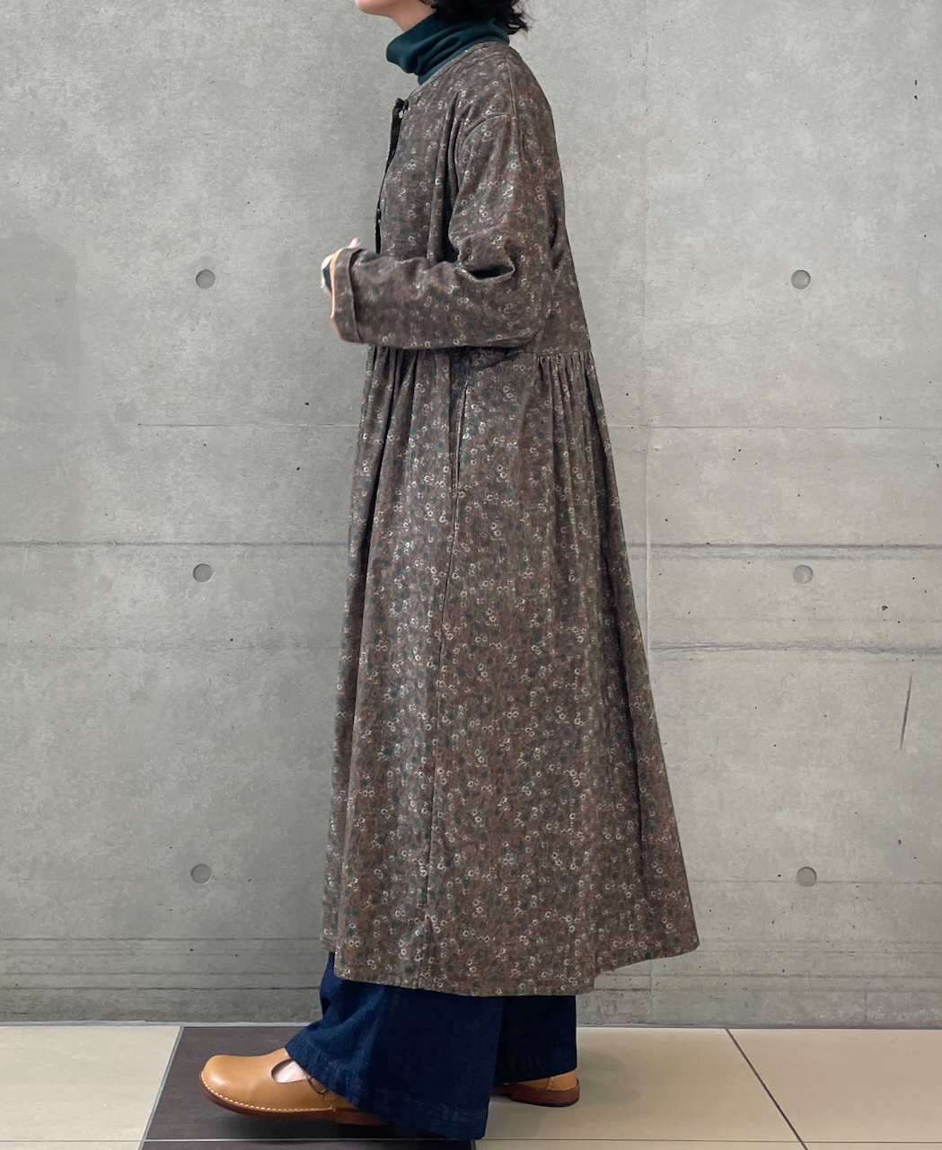 NSL23541 (ワンピース) CORDUROY SMALL FLOWER PRINT CREW-NECK GATHERED DRESS