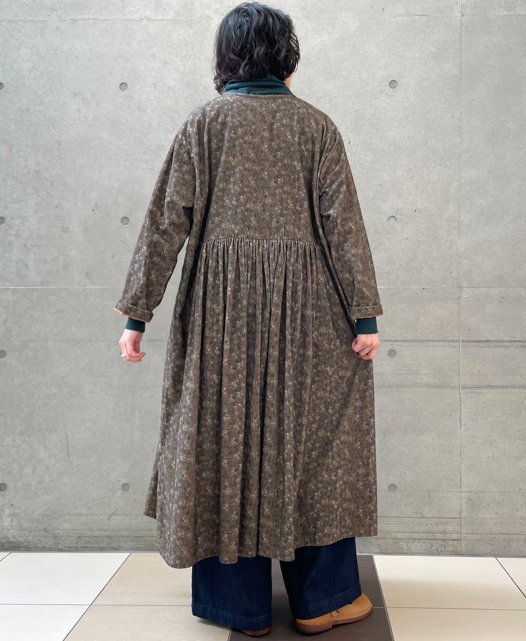NSL23541 (ワンピース) CORDUROY SMALL FLOWER PRINT CREW-NECK GATHERED DRESS