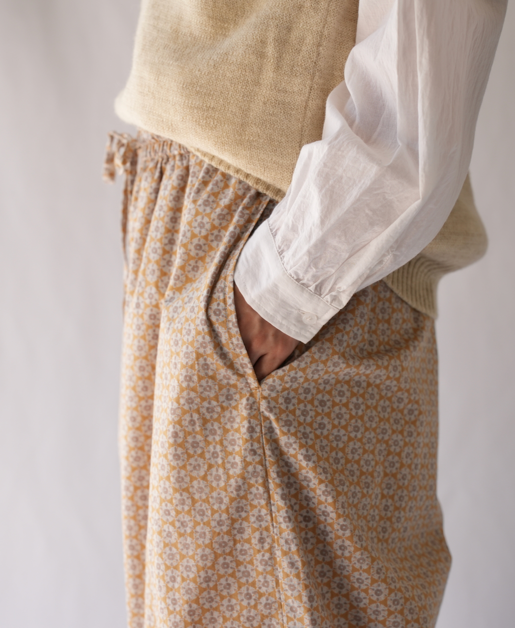 INSL23726 (パンツ) 60'S POPLIN FLOWER PRINT EASY PANTS