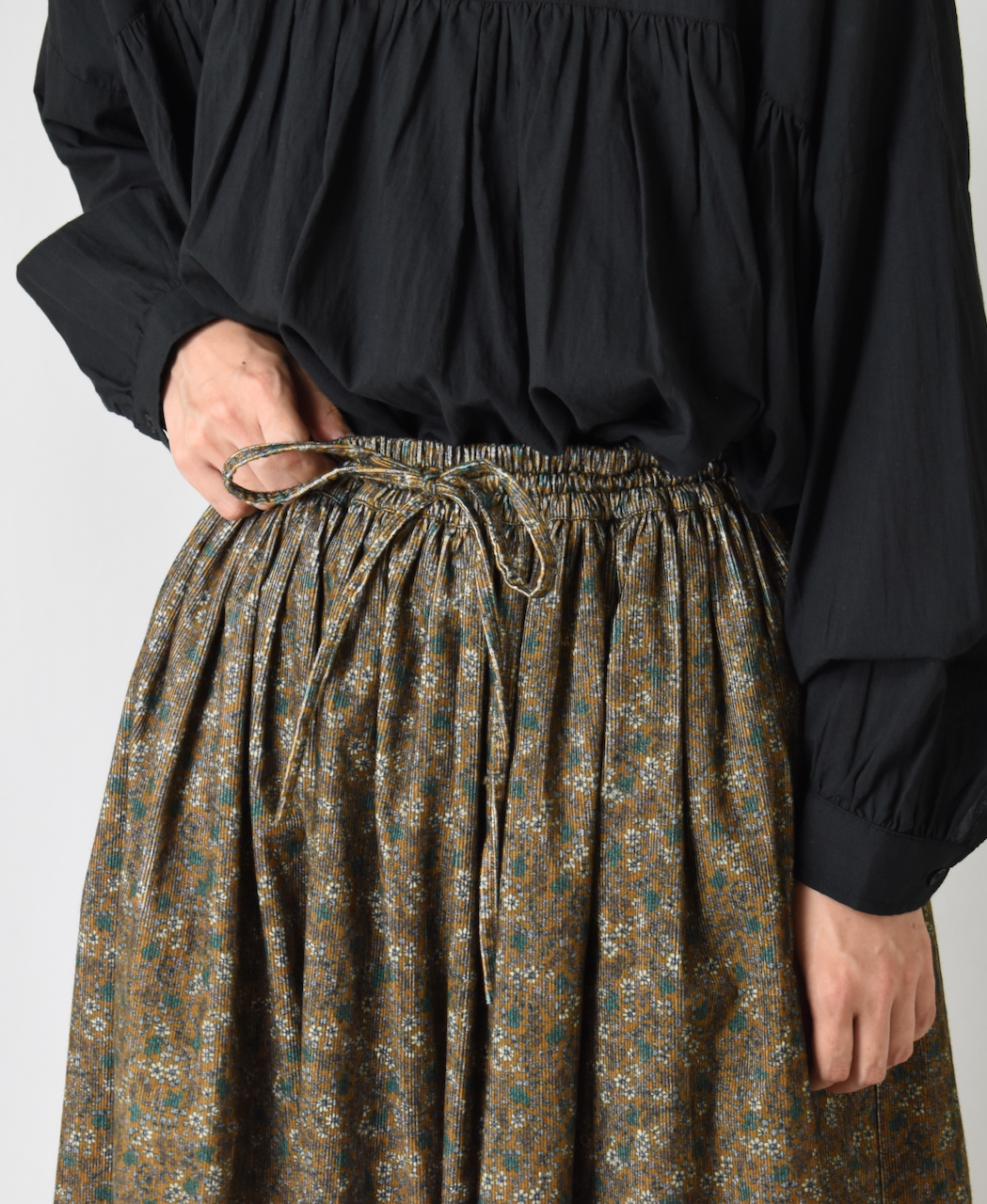 NSL22553 (スカート) CORDUROY SMALL FLOWER PRINT GATHERED SKIRT