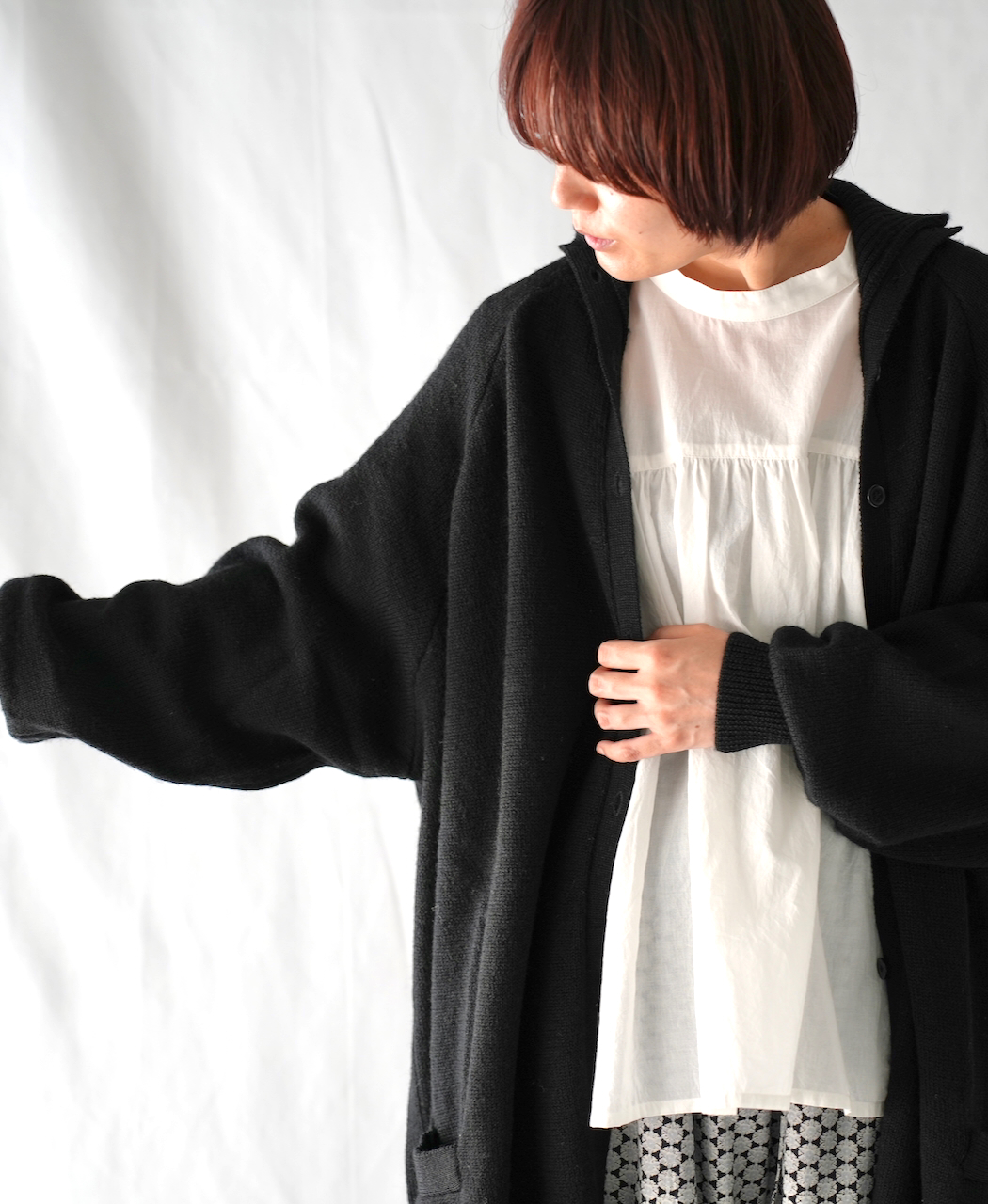 GNSL22703 (カーディガン) 5GG 2PLY COTOSWOLDS TURTLE NECK BUTTON LONG CARDIGAN