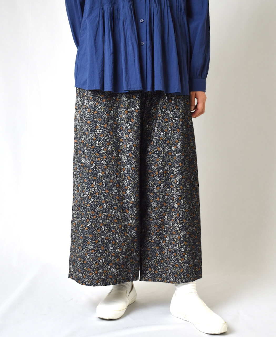 NSL22554 (パンツ) CORDUROY SMALL FLOWER PRINT WIDE EASY PANTS