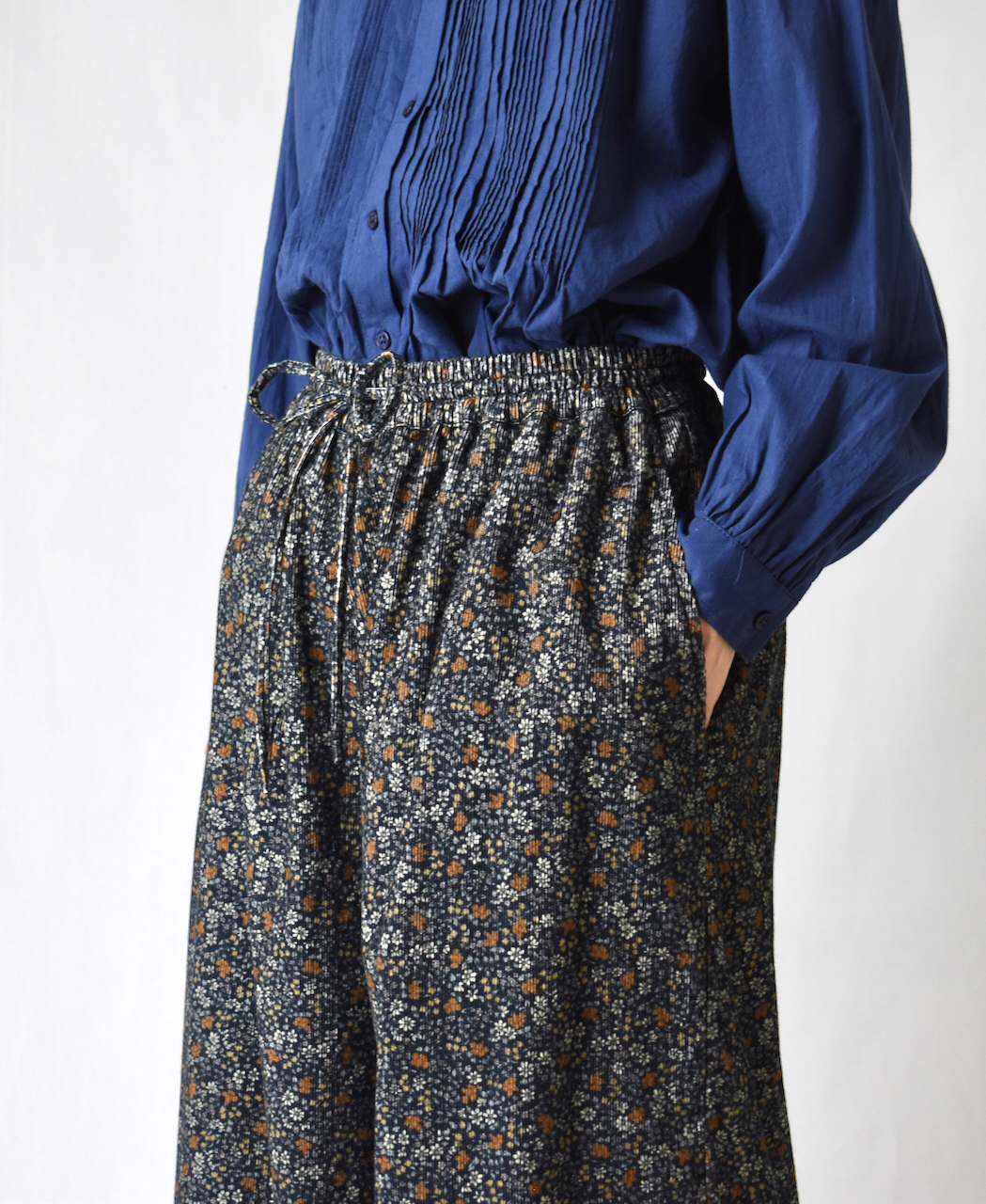 NSL22554 (パンツ) CORDUROY SMALL FLOWER PRINT WIDE EASY PANTS