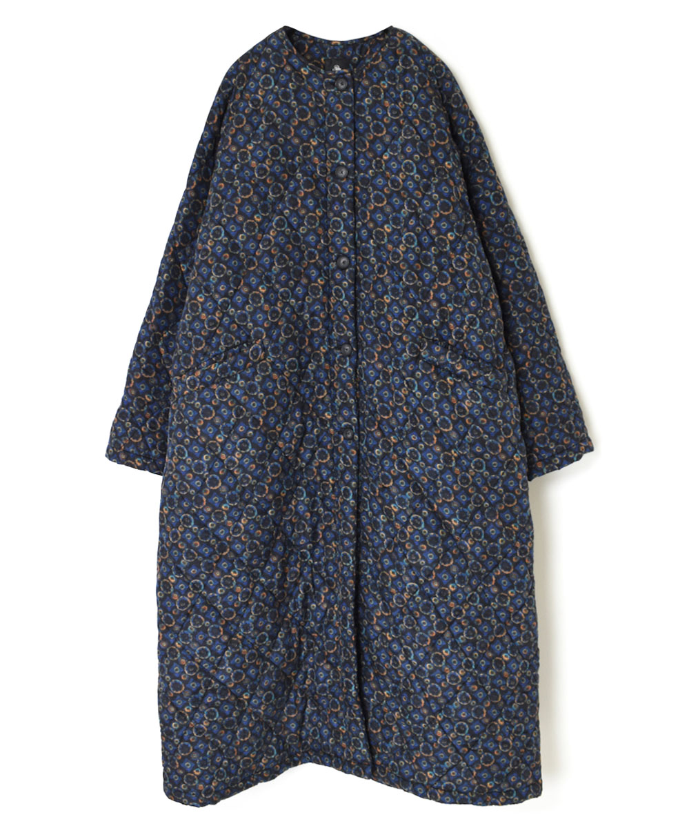 NMDS23541P (コート) PADDED SILK PRINT C-NECK FRONT BUTTON COAT