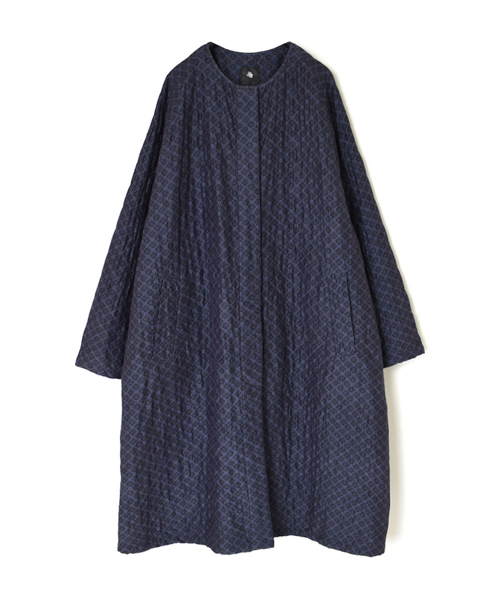 NMDS23521P (コート) QUILTED HANDWOVEN COTTON SILK REPETITIONAL FLOWER PRINT C-NECK RAGLAN COAT