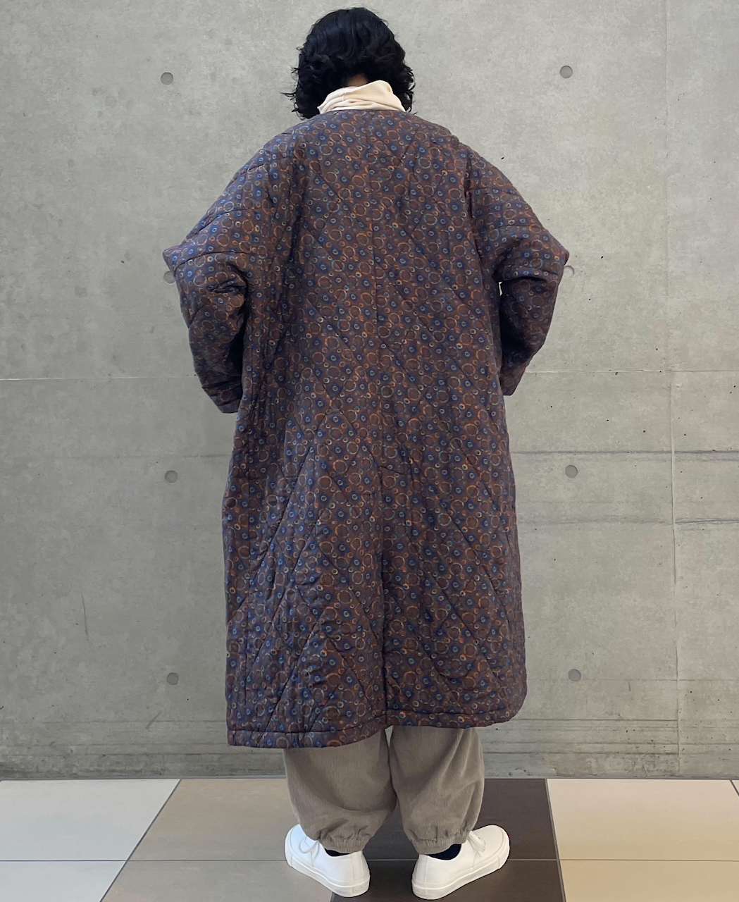 NMDS23541P (コート) PADDED SILK PRINT C-NECK FRONT BUTTON COAT