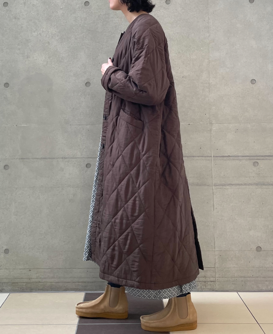 NMDS23541 (コート) PADDED SILK PLAIN C-NECK FRONT BUTTON COAT