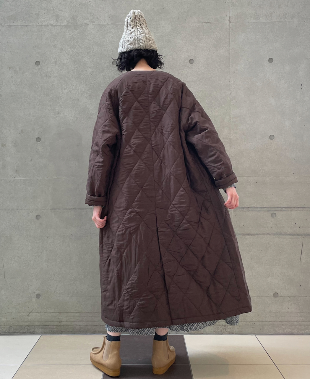 NMDS23541 (コート) PADDED SILK PLAIN C-NECK FRONT BUTTON COAT