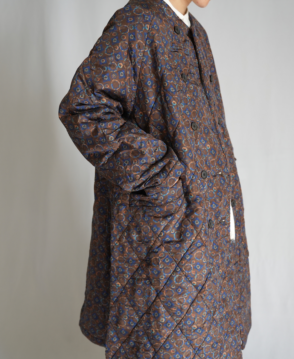 NMDS21512P (コート) PADDED SILK PRINT NO COLLAR DOUBLE COAT