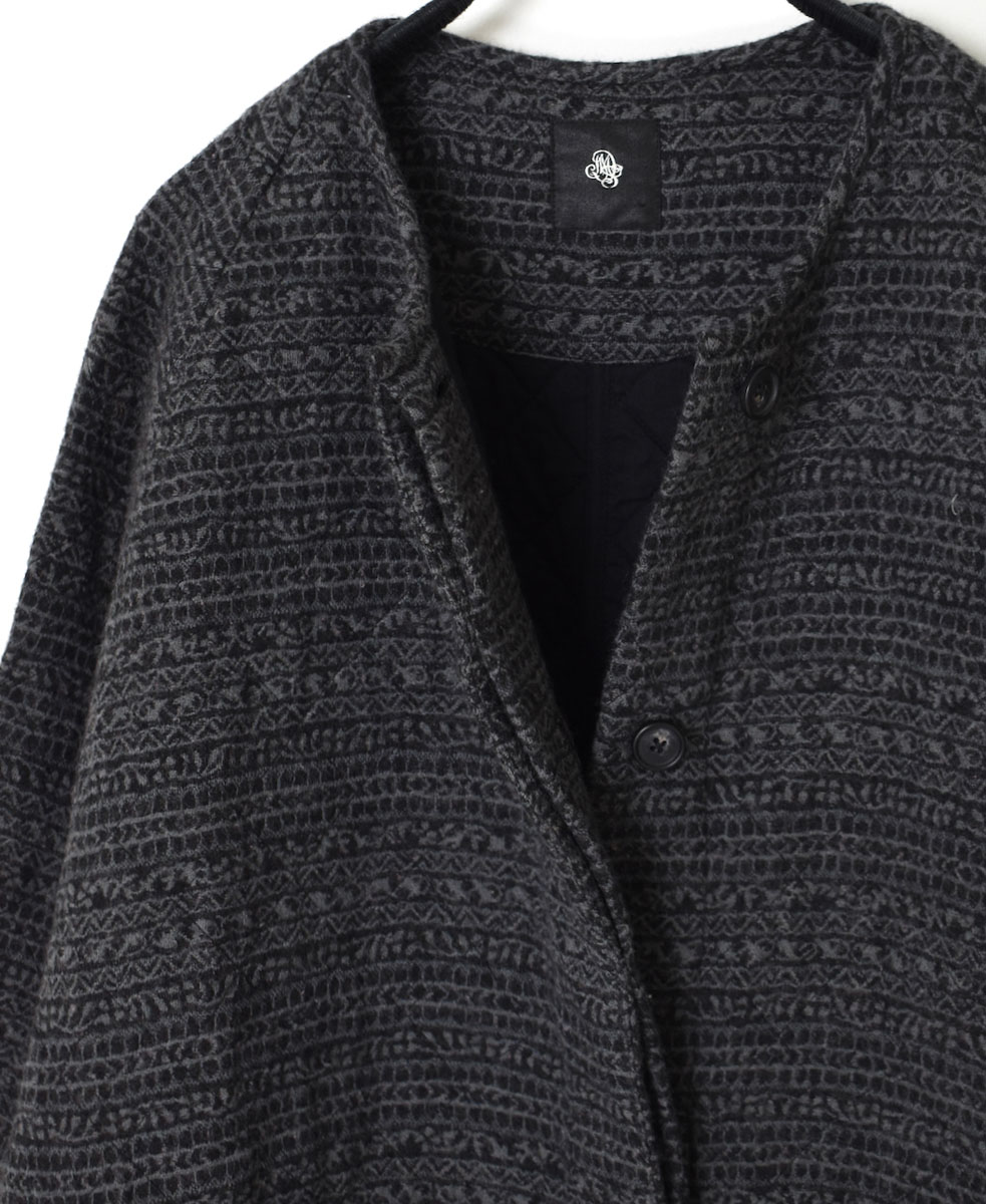 NMDS23631 (コート) QUILTED WOOL JACQUARD C-NECK RAGLAN COAT