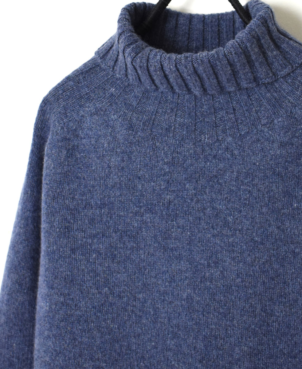 JNAMP1651 (ニット) GEELONG LAMBSWOOL POLO NECK SADDLE SHOULDER P/O