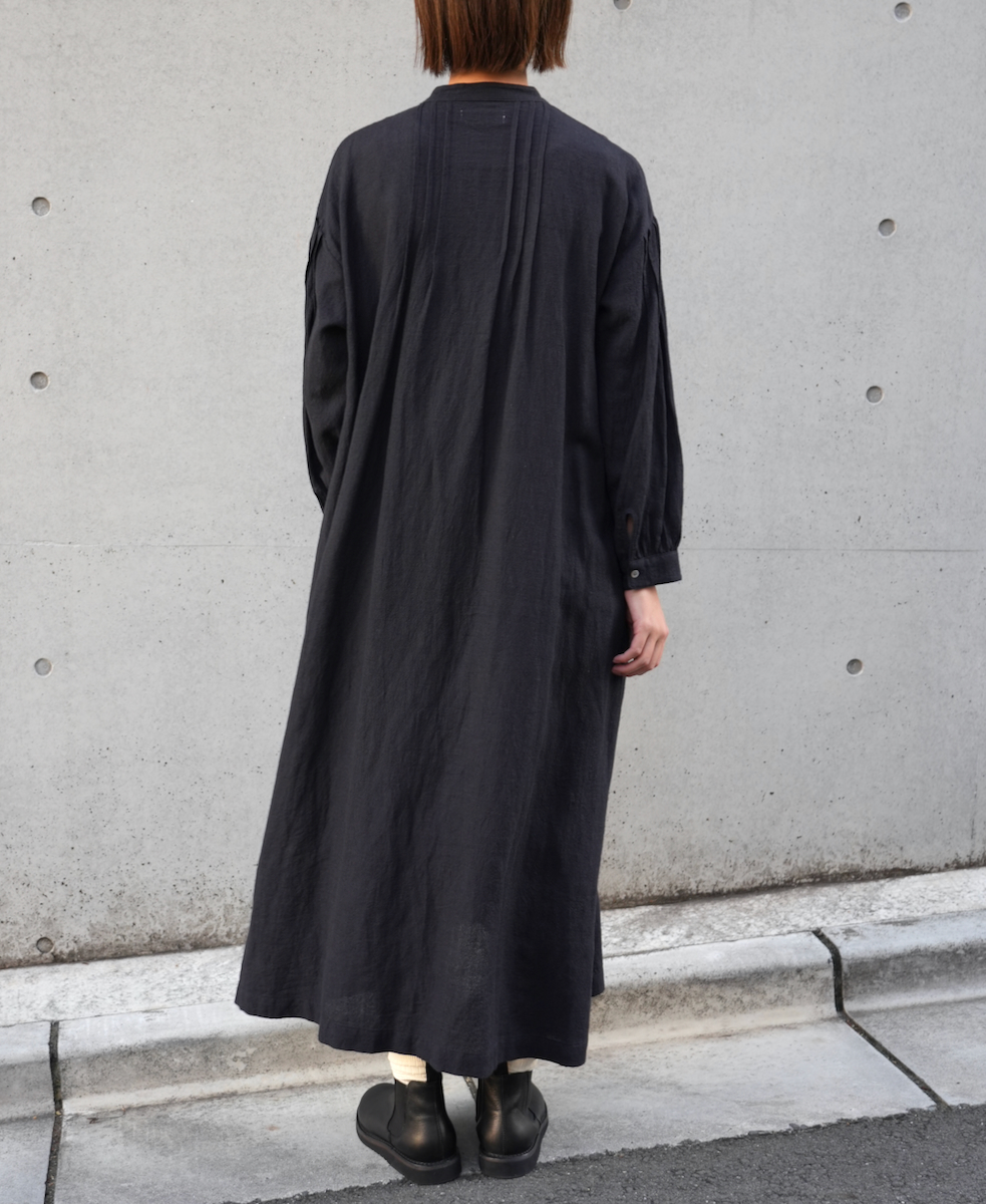 INSL22604 (ワンピース) WOOL/LINEN PLAIN BANDED COLLAR PINTUCK DRESS