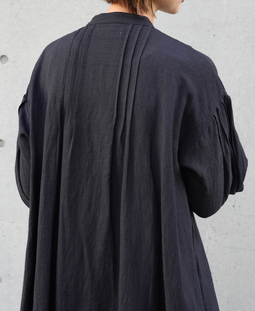 INSL22604 (ワンピース) WOOL/LINEN PLAIN BANDED COLLAR PINTUCK DRESS