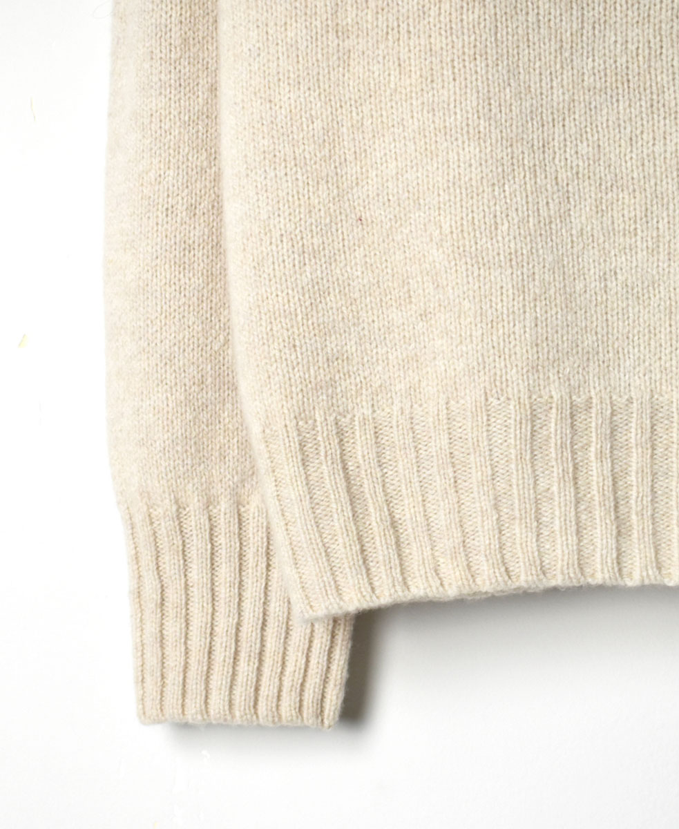JNAMP1651 (ニット) GEELONG LAMBSWOOL POLO NECK SADDLE SHOULDER P/O